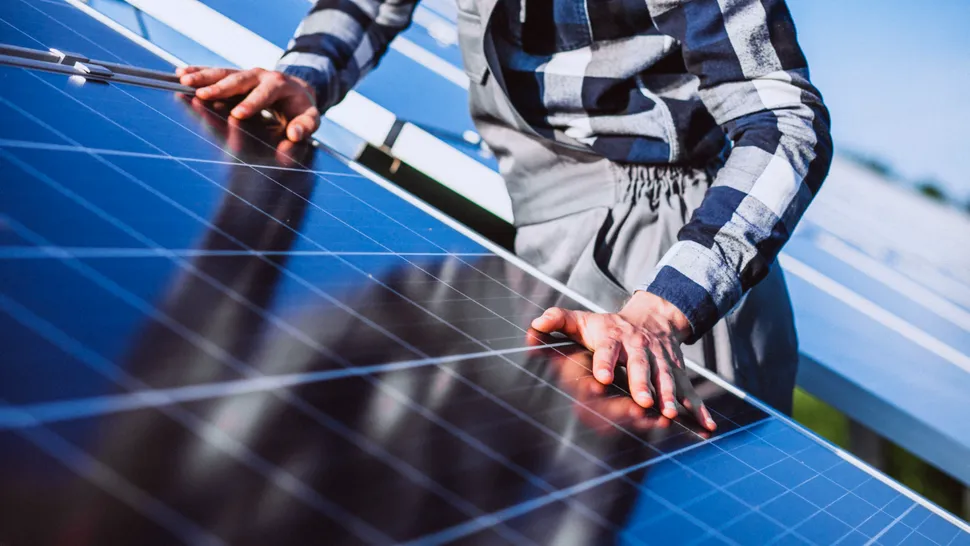 Măsuri împotriva proiectelor speculative de energie regenerabilă: România înăsprește normele privind racordarea la rețea pentru proiectele viitoare