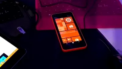 Windows 10 Technical Preview pentru telefoane se apropie de lansare: zvonuri şi o primă imagine
