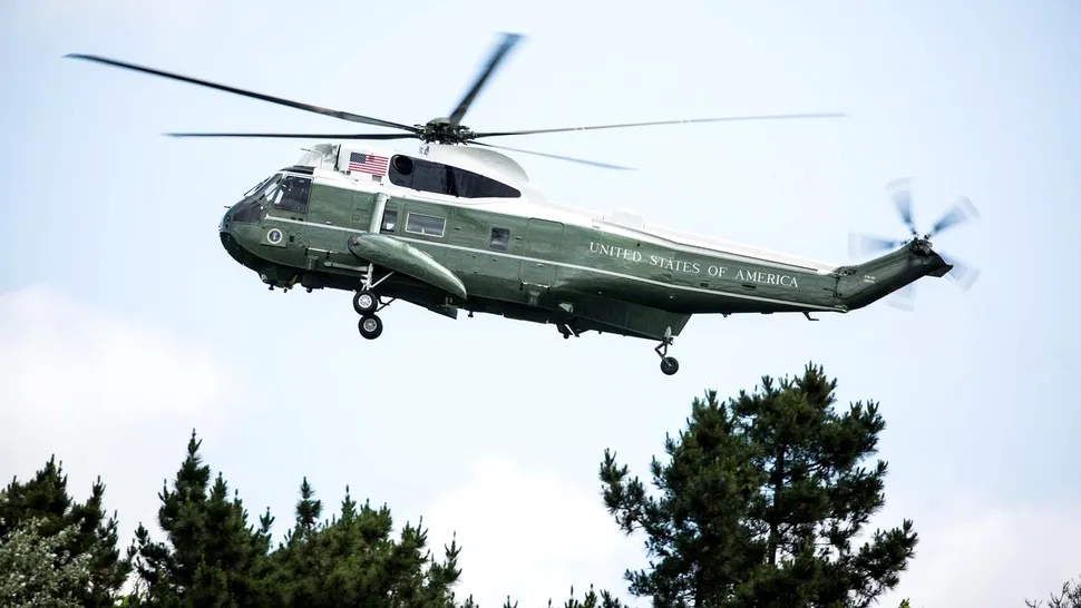 Legendarul elicopter VH-3 Marine One, retras din serviciu după 60 de ani. Modelul care îl înlocuiește