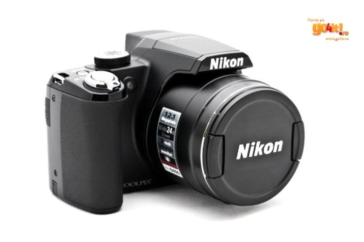 Nikon Coolpix P90 vine cu un obiectiv cu zoom optic 24x