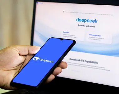 Compania chineză DeepSeek a lansat noile modele de IA DeepSeek V4-Pro și DeepSeek V4-Flash