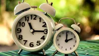 România trece la ora de iarnă. Când se dă ceasul înapoi? Ora 4:00 va deveni ora 3:00