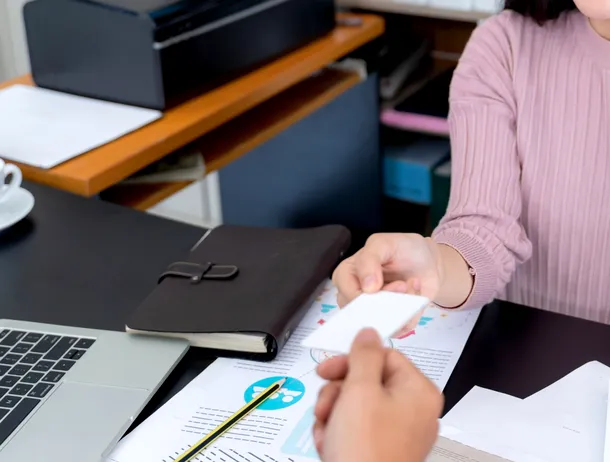 Sancțiune de 4.000 de euro pentru o mare bancă din România: Datele unei cliente din Focșani au fost divulgate neautorizat