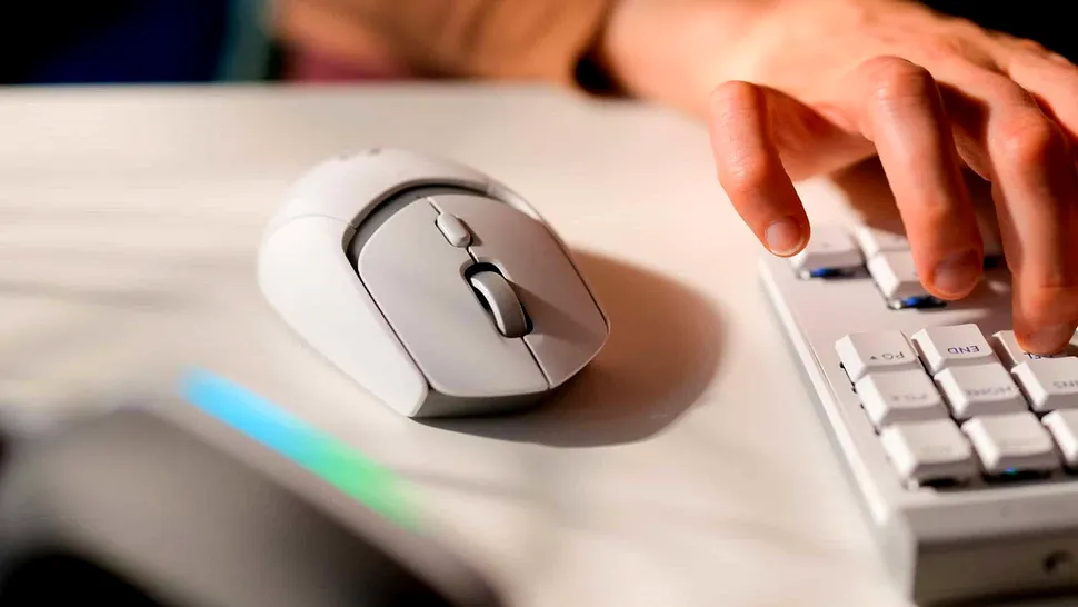 Logitech G309 Lightspeed: Mouse de buget pentru gaming cu senzor Hero 25K