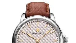 Tutima Glashütte combină aurul și titanul în noul model de ceas Patria