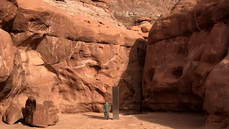 Internauții cred că au rezolvat misterul din spatele unui monolit descoperit în deșertul din Utah