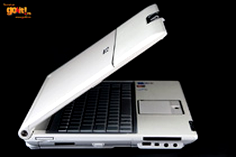 ASUS F8P lateral