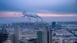 Succesul Chinei împotriva poluării încetinește topirea gheții în Arctica, dar accelerează încălzirea globală