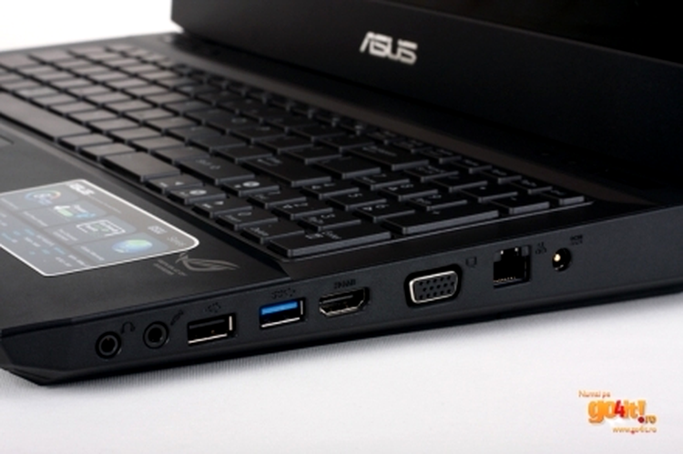 Asus G53J - majoritatea conectorilor