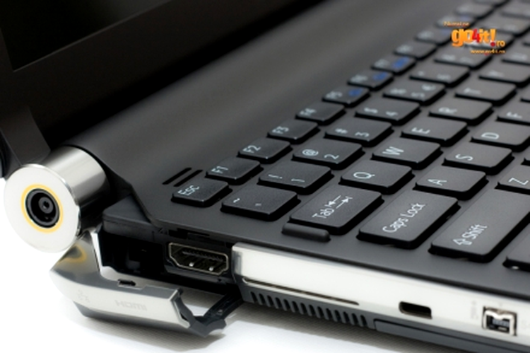 Sony VAIO TT - mufa HDMI si cea LAN