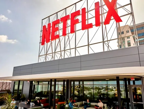 Netflix face schimbări organizaționale și renunță la 1000 de angajați