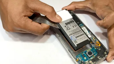 Samsung pregătește un telefon cu baterie imensă, de 7.000 mAh
