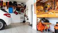 Obligatoriu pentru românii care au garaj în curte. Au nevoie de acest act de la primărie. Legea îi obligă