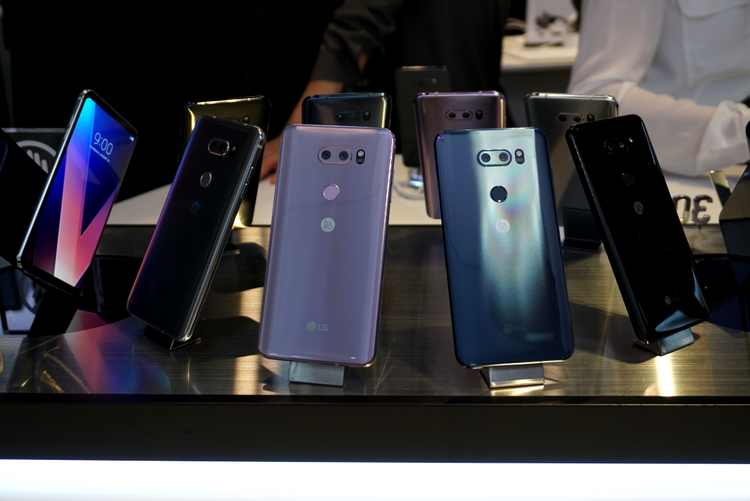 LG V30