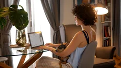 Agenția Internațională pentru Energie recomandă munca de acasă în contextul crizei energetice