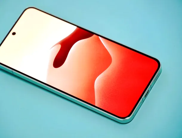 Modelele iPhone 15 vor fi mai scumpe. Apple va oferi ecrane cu cea mai subțire ramă din piață