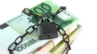 Cetățenii trebuie să aibă bani cash în casă. Băncile centrale recomandă o sumă de până la 500 de euro. Care este cauza