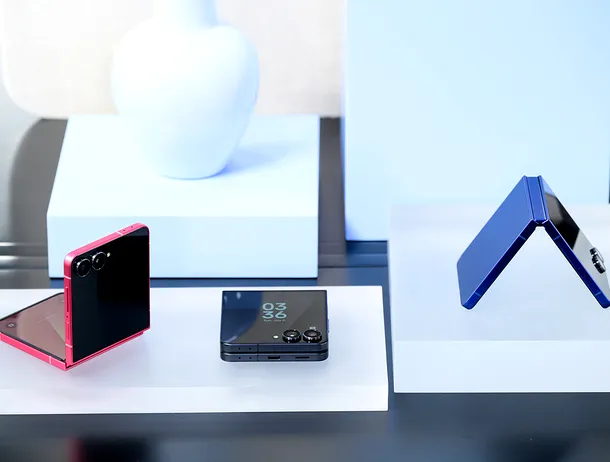 Galaxy Z Flip 7 are un ecran și mai mare și un procesor nou: ce primești în plus și cât te costă în România?