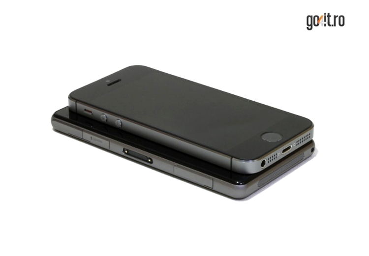 Xperia Z1 Compact comparat cu iPhone 5