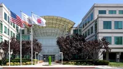 Războiul brevetelor: Apple, între scandalagiu şi victimă