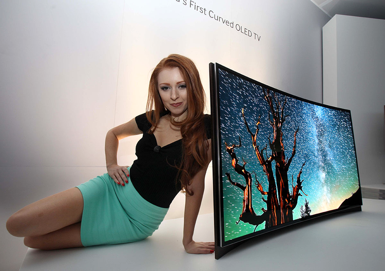Samsung prezintă primul televizor OLED cu ecran curbat