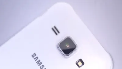 Samsung se pregăteşte să lanseze telefonul Galaxy J1, primul membru al noii sale game inferioare