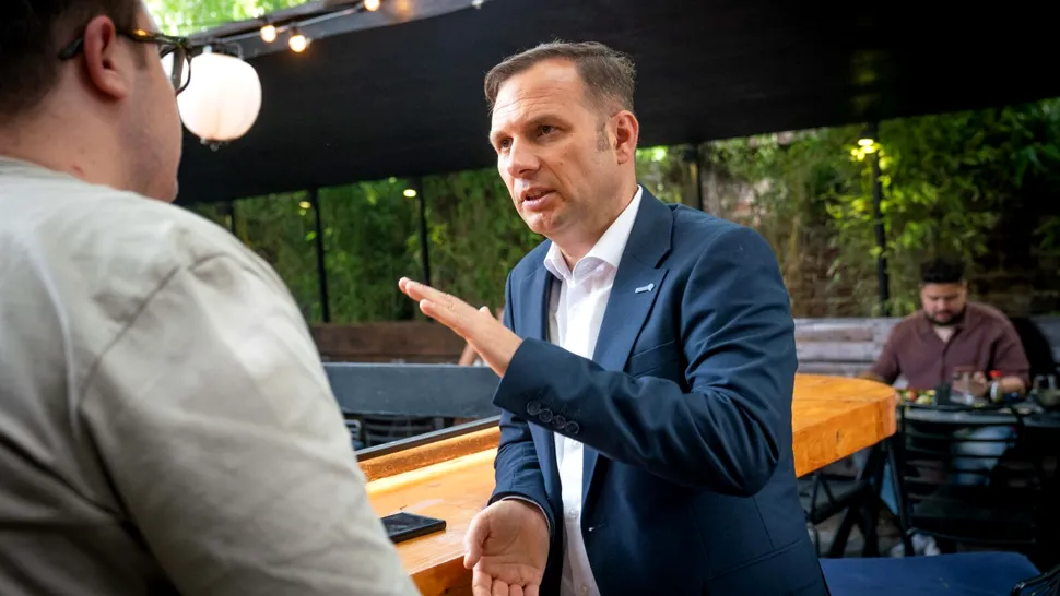 Interviu | Oliviu Matei, CEO Holisun și profesor universitar: Adoptăm AI în companie „încet, responsabil”. Cum folosesc studenții AI în facultate?